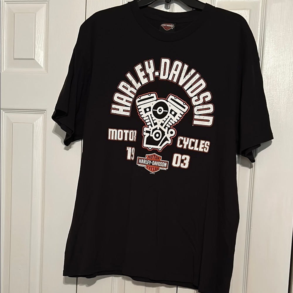 Harley-Davidson Black Short Sleeve Tee with Iconic Graphics